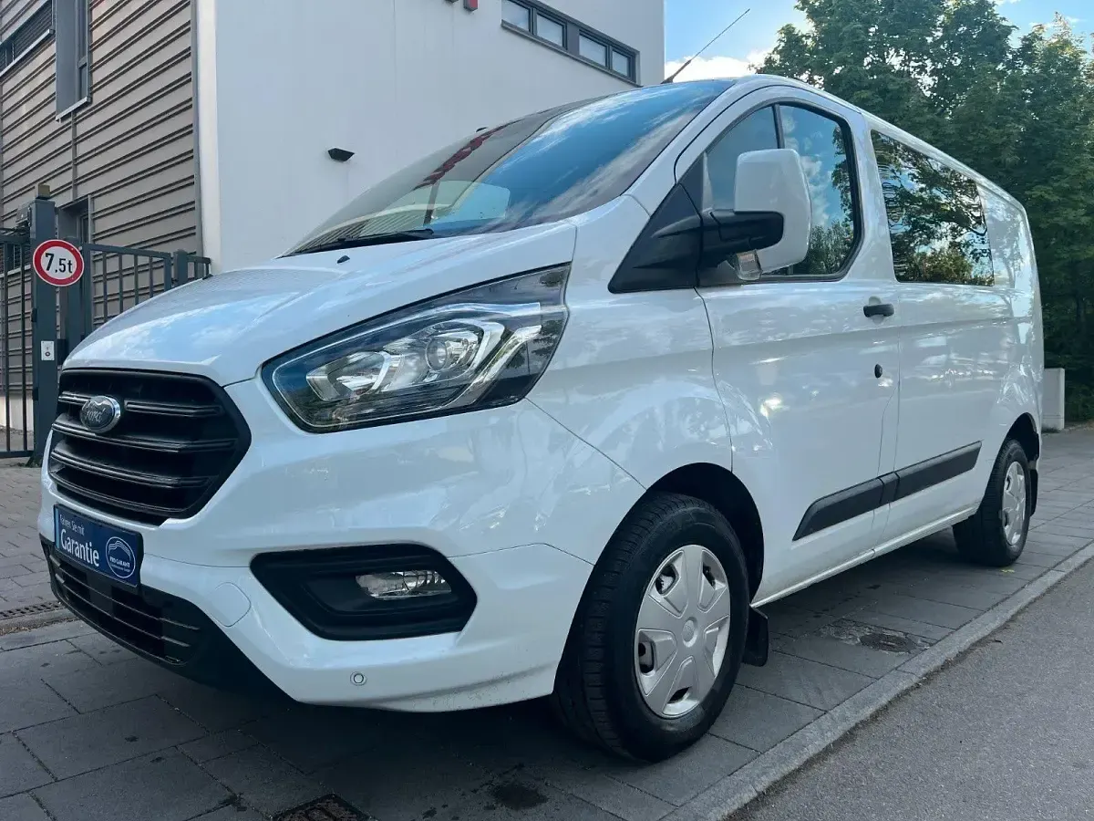 Gebraucht Ford Transit Custom 131 PS (96 kW) 2018 Weiß Kombi