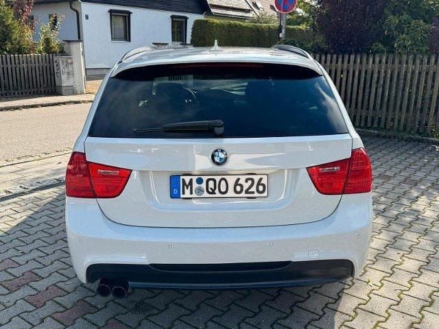 Gebraucht BMW 330 M Sport 245 PS (180 kW) 2011 Weiß metallic Kombi