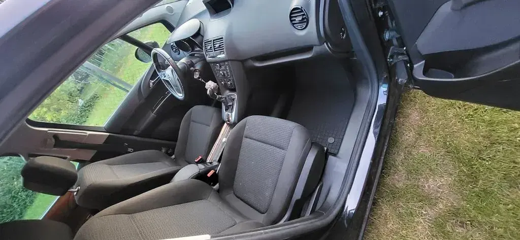 Gebraucht Opel Meriva Active 140 PS (102 kW) 2016 Schwarz Van / Kleinbus