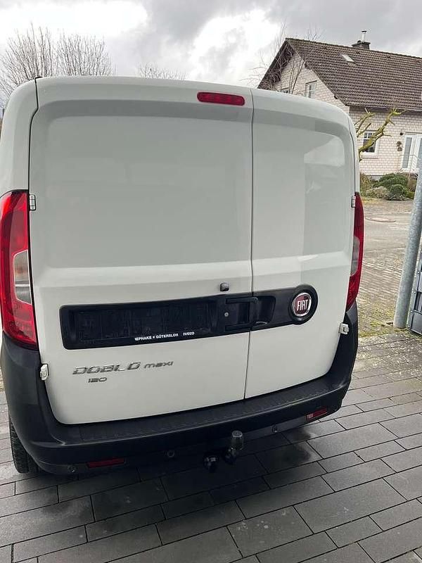 Gebraucht Fiat Doblò 120 PS (88 kW) 2018 Weiß Van / Kleinbus