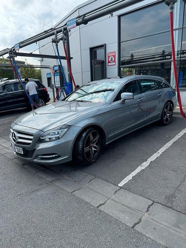 Grau Gebraucht 2014 Mercedes CLS350 AMG Kombi | 18.500 € (Guter Preis) - Bild 1/4