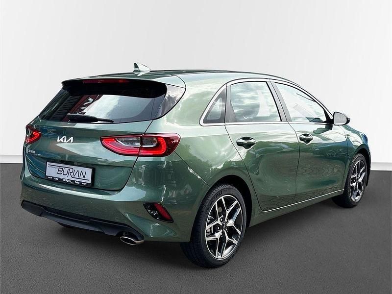 Gebraucht Kia Ceed Spirit 140 PS (102 kW) 2025 Grün Kleinwagen