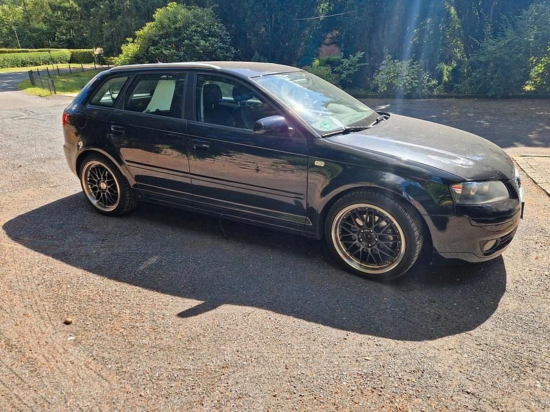 Schwarz Gebraucht 2007 Audi A3 Sportback Kombi | 2.300 € (Superpreis) - Bild 1/3