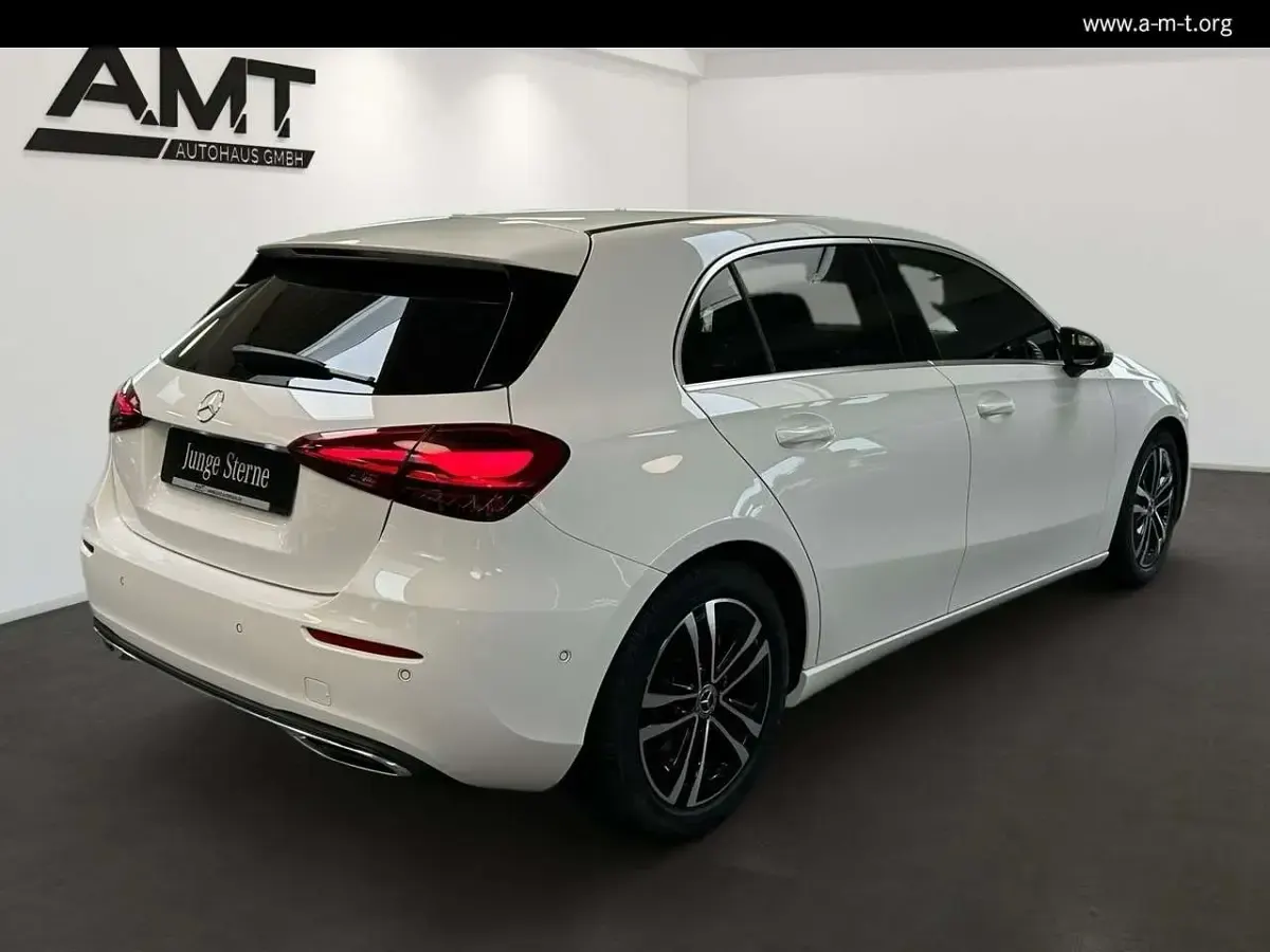 Gebraucht Mercedes A200 Advanced 163 PS (119 kW) 2024 Weiß Kleinwagen