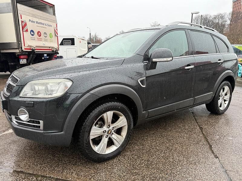 Schwarz Gebraucht 2010 Chevrolet Captiva SUV | 5.900 € (Etwas zu teuer) - Bild 1/4