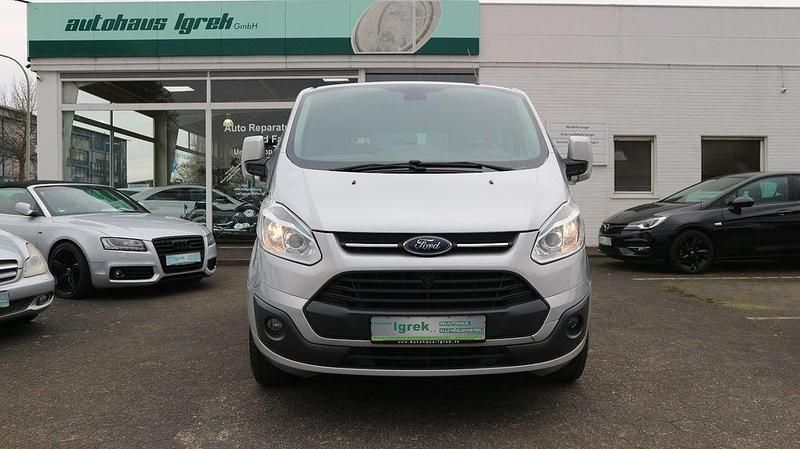 Używany Ford Transit Titanium 155 KM (114 kW) 2013 Srebrny Kombi