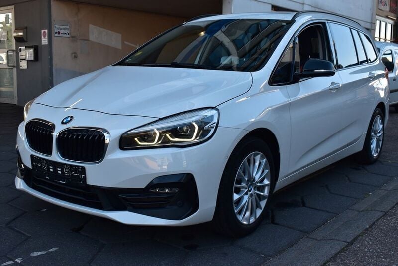 Weiß Gebraucht 2020 BMW 220 Gran Tourer M Sport Van / Kleinbus | 19.899 € (Fairer Preis) - Bild 1/4