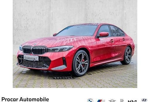 Gebraucht BMW 330 Comfort Edition 286 PS (210 kW) 2025 Rot Limousine