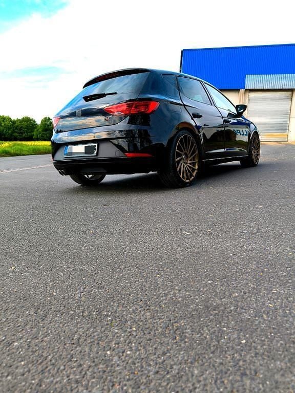 Gebraucht Seat Leon FR 131 PS (96 kW) 2019 Schwarz Limousine