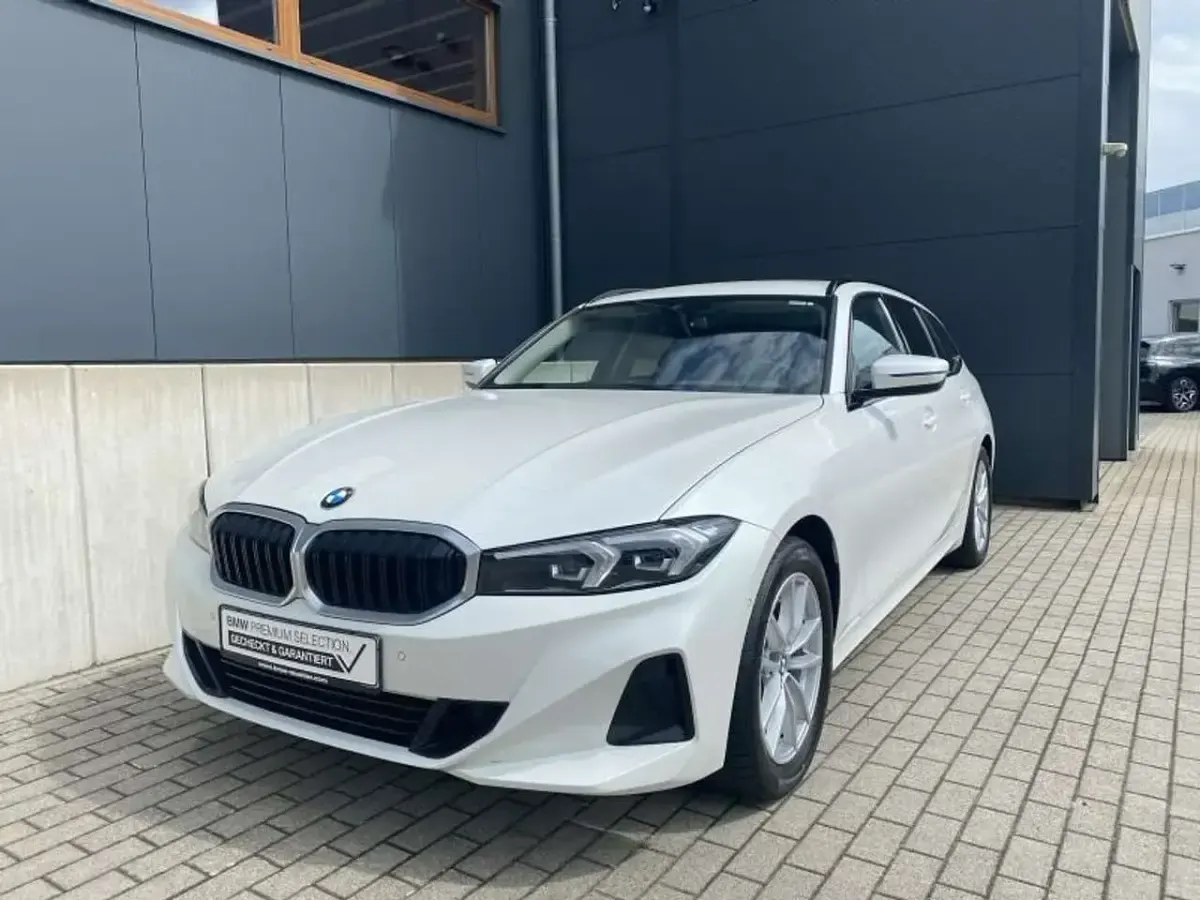 Gebraucht BMW 320 190 PS (139 kW) 2022 Weiß Kombi