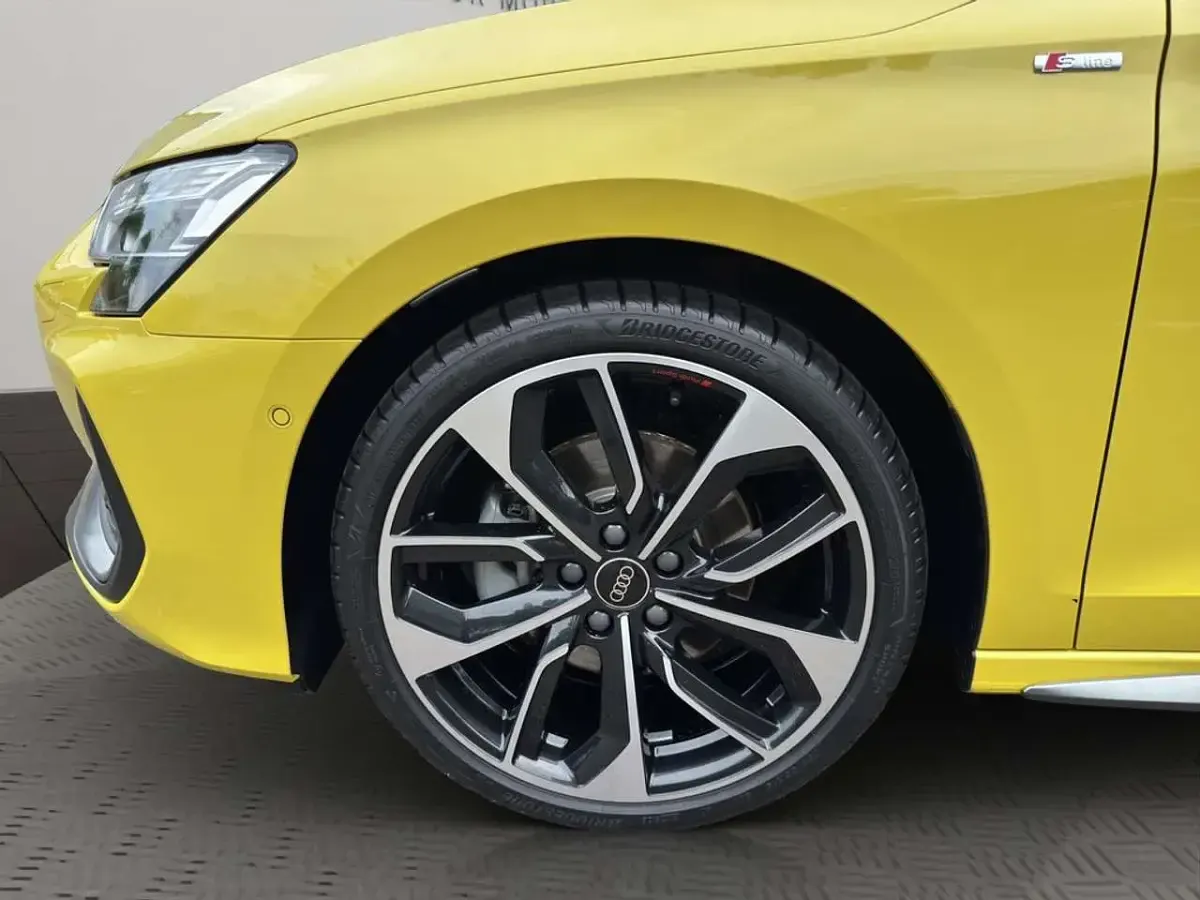 Gebraucht Audi A3 S-Line 150 PS (110 kW) 2025 Gelb Limousine