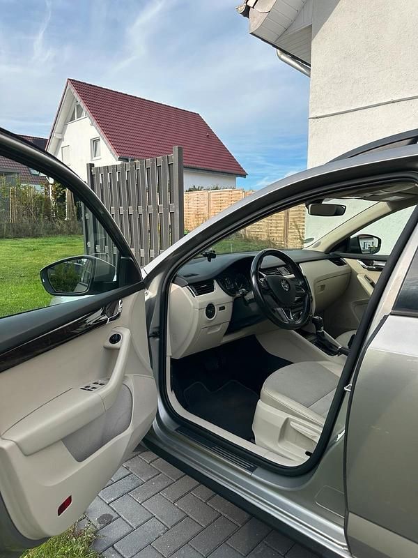 Second-hand Skoda Octavia 2017 Andere farben Break