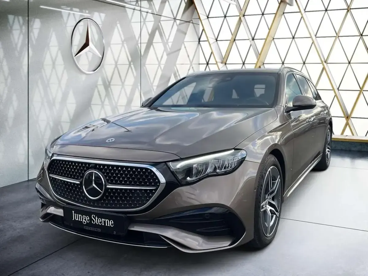 Gebraucht Mercedes E220 AMG 197 PS (144 kW) 2025 Braun Limousine