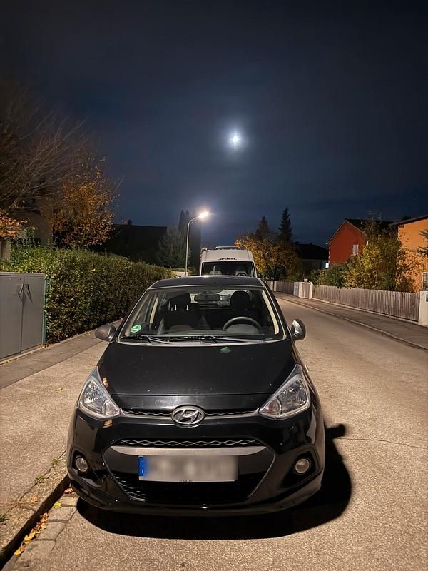 Schwarz Gebraucht 2016 Hyundai i10 Kleinwagen | 6.900 € (Fairer Preis) - Bild 1/3