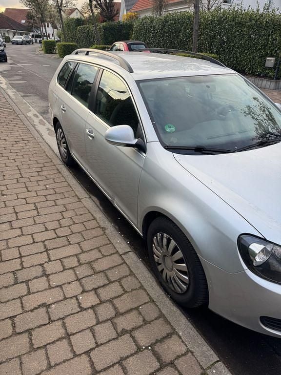 Gebraucht VW Golf VII Trendline 105 PS (77 kW) 2012 Silber Kombi