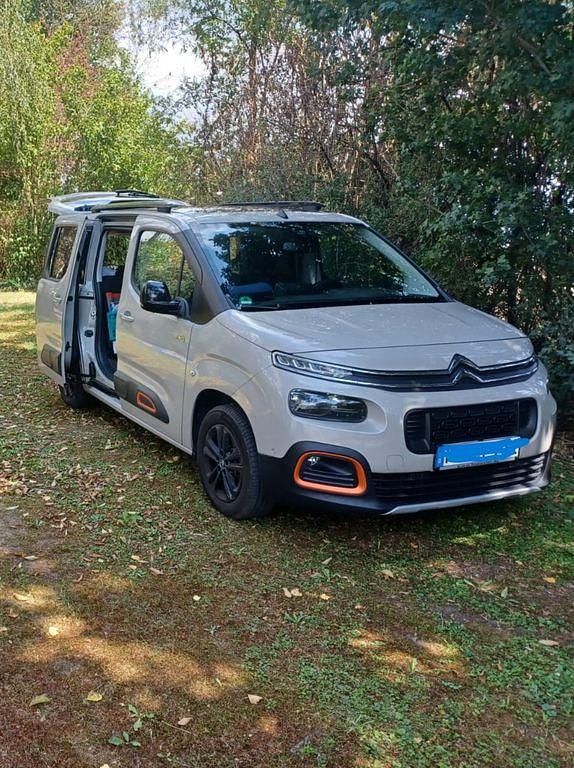 Beige Gebraucht 2022 Citroën Berlingo Feel Van / Kleinbus | 22.300 € (Guter Preis) - Bild 1/4