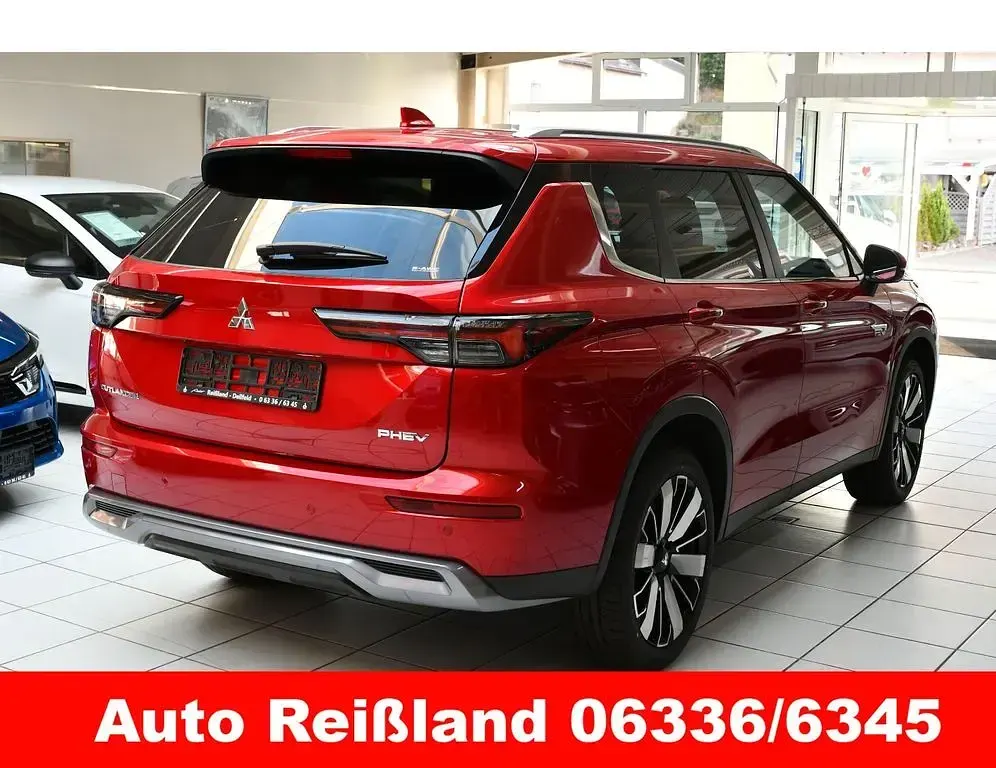 Neu Mitsubishi Outlander P-HEV Edition 306 PS (225 kW) 2025 Rot SUV