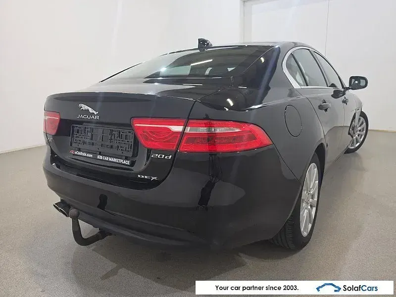 Gebraucht Jaguar XE Prestige 179 PS (131 kW) 2018 Schwarz Limousine