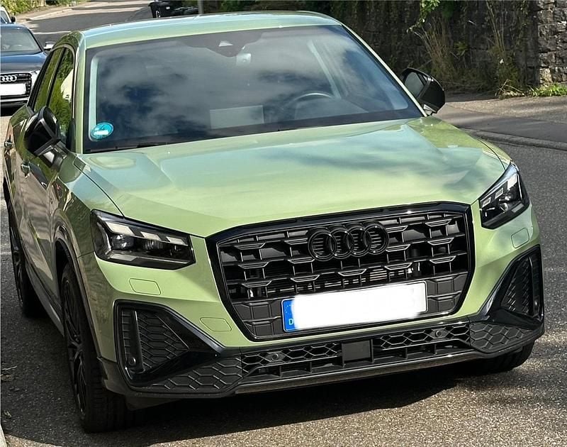 Grün Gebraucht 2022 Audi Q2 S-Line SUV | 28.990 € (Fairer Preis) - Bild 1/4