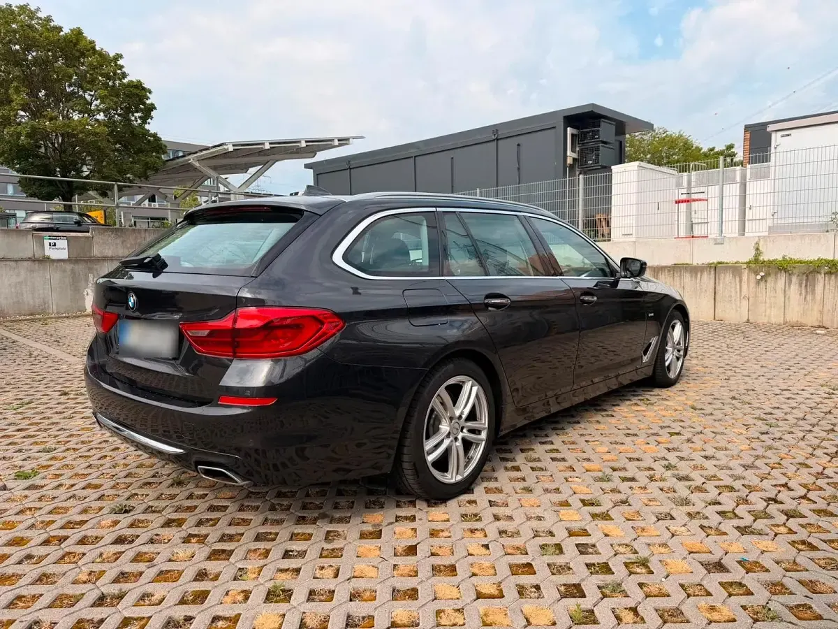Gebraucht BMW 540 Luxury Line 320 PS (235 kW) 2018 Grau Kombi