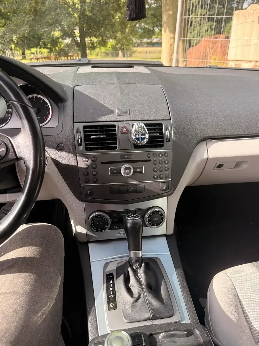 Gebraucht Mercedes C200 184 PS (135 kW) 2011 Grau Limousine