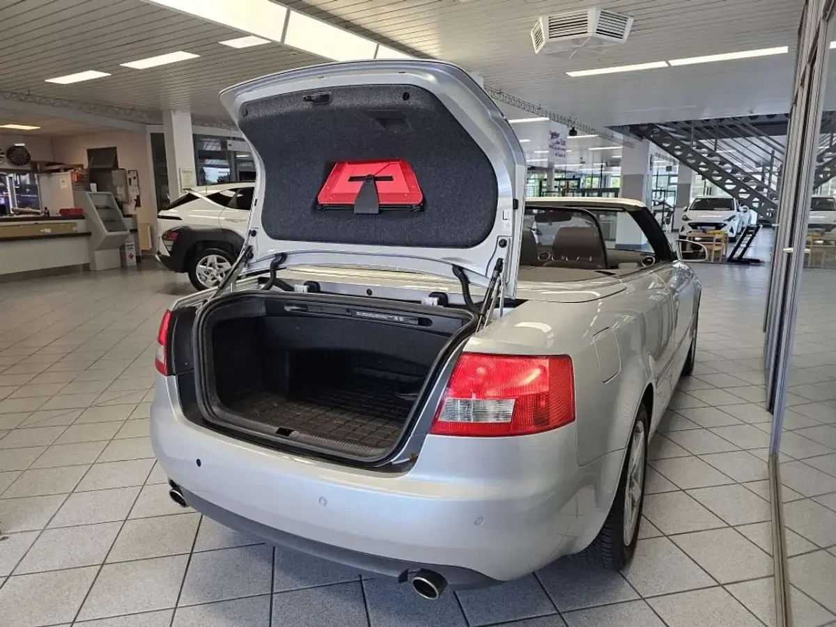Gebraucht Audi A4 Cabriolet 163 PS (119 kW) 2005 Silbermet. Cabrio