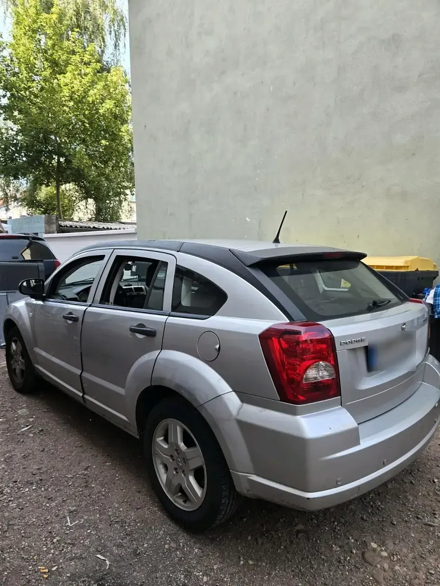 Gebraucht Dodge Caliber 150 PS (110 kW) 2010 Grau Kleinwagen