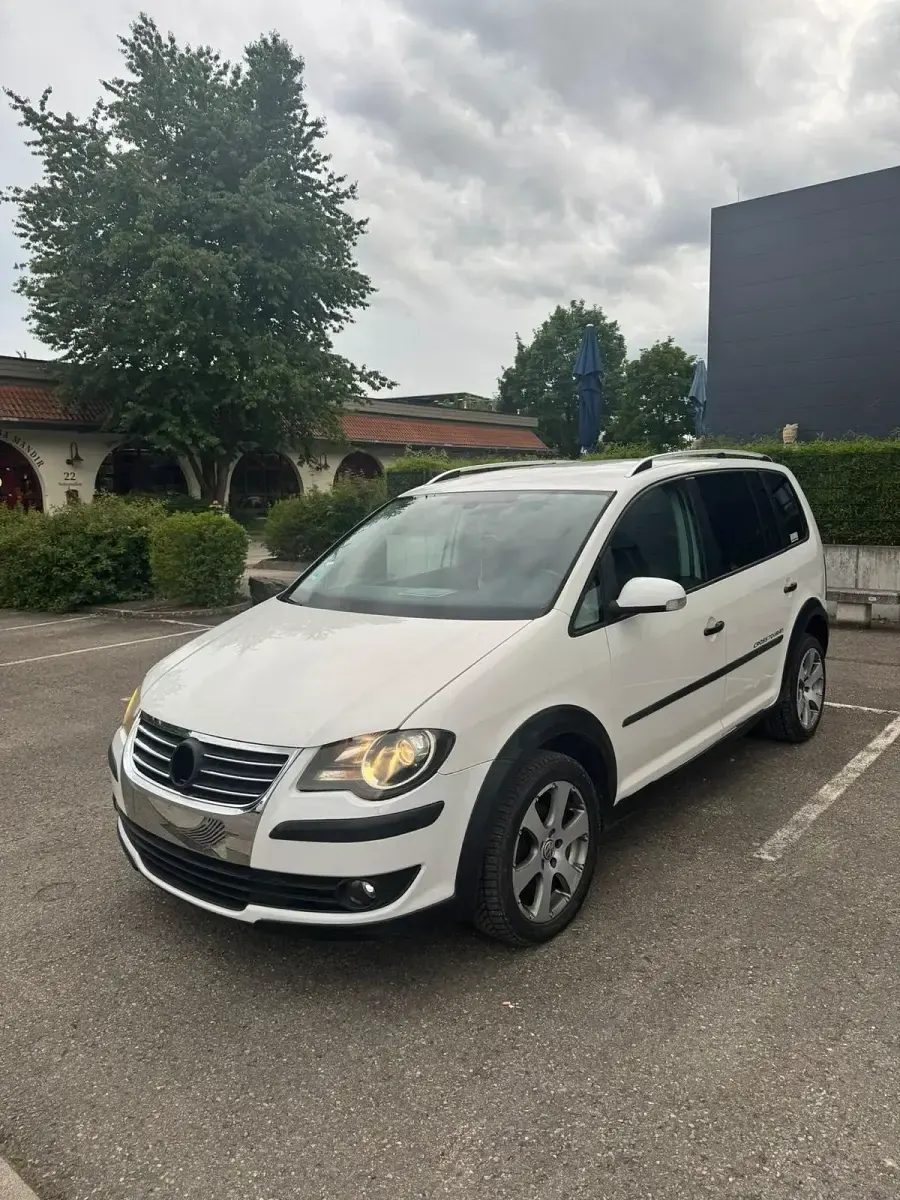 Gebraucht VW Touran Cross 140 PS (102 kW) 2007 Weiß Van / Kleinbus