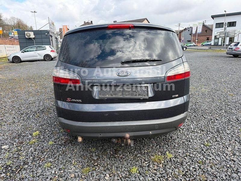 Gebraucht Ford S-MAX Titanium 140 PS (102 kW) 2009 Grau Van / Kleinbus