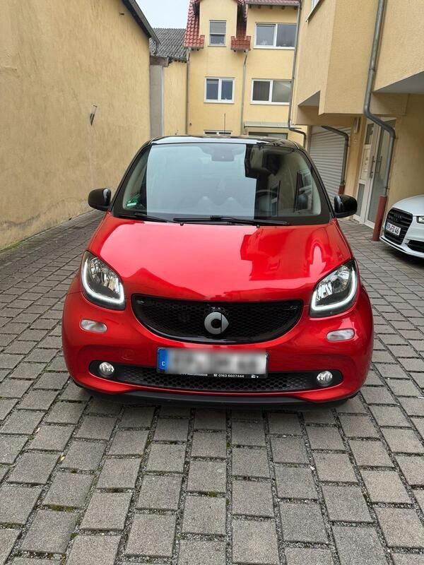 Rot Gebraucht 2016 Smart ForFour Kleinwagen | 8.500 € (Etwas zu teuer) - Bild 1/4