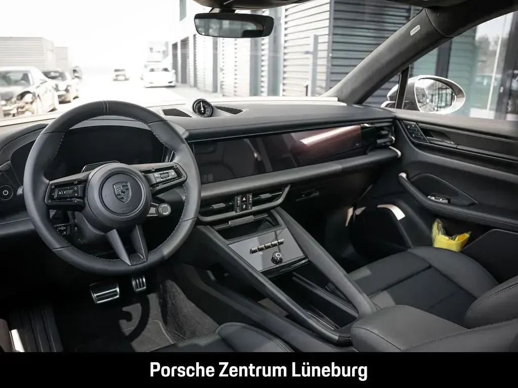 Neu Porsche Macan Turbo 469 kW (639 PS) 2026 Aventuringrünmetallic SUV