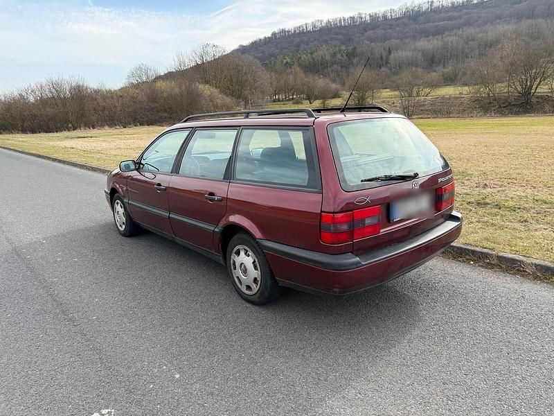 Gebraucht VW Passat 101 PS (74 kW) 1997 Rot Kombi