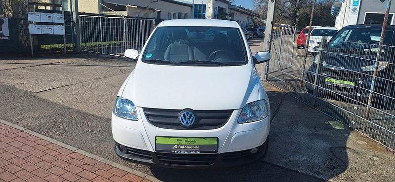 Gebraucht VW Fox Style 54 PS (39 kW) 2010 Weiß Kleinwagen