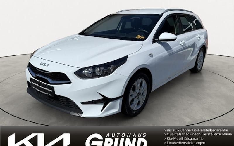 Weiß Gebraucht 2023 Kia Ceed Sportswagon Vision Kombi | 19.890 € (Superpreis) - Bild 1/4
