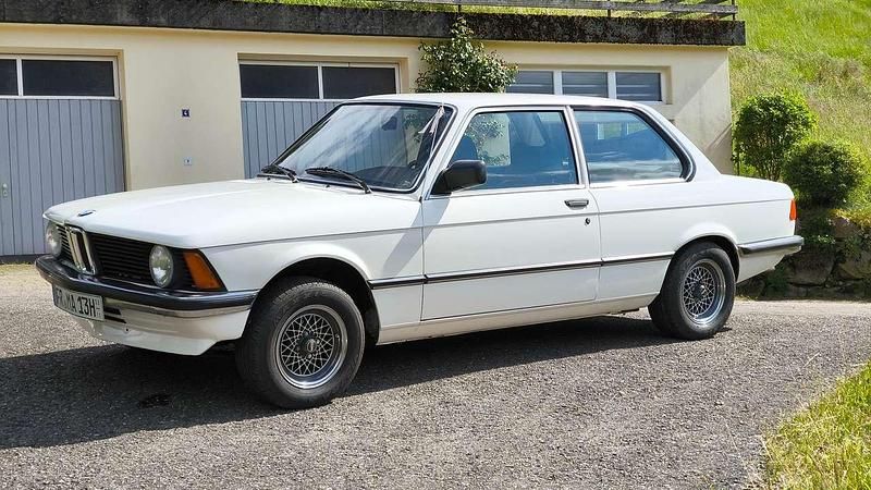 Weiß Gebraucht 1984 BMW 315 Kleinwagen | 7.600 € - Bild 1/4