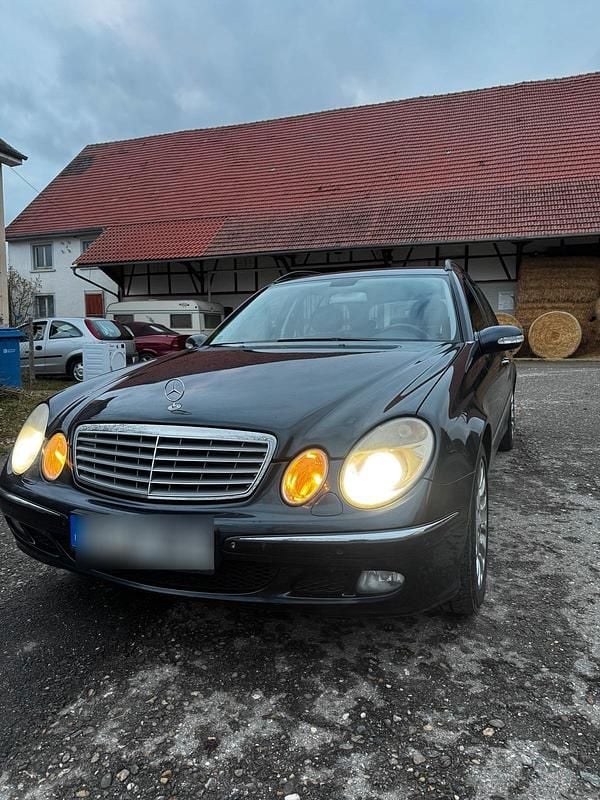 Gebraucht Mercedes E320 204 PS (150 kW) 2005 Blau Kombi