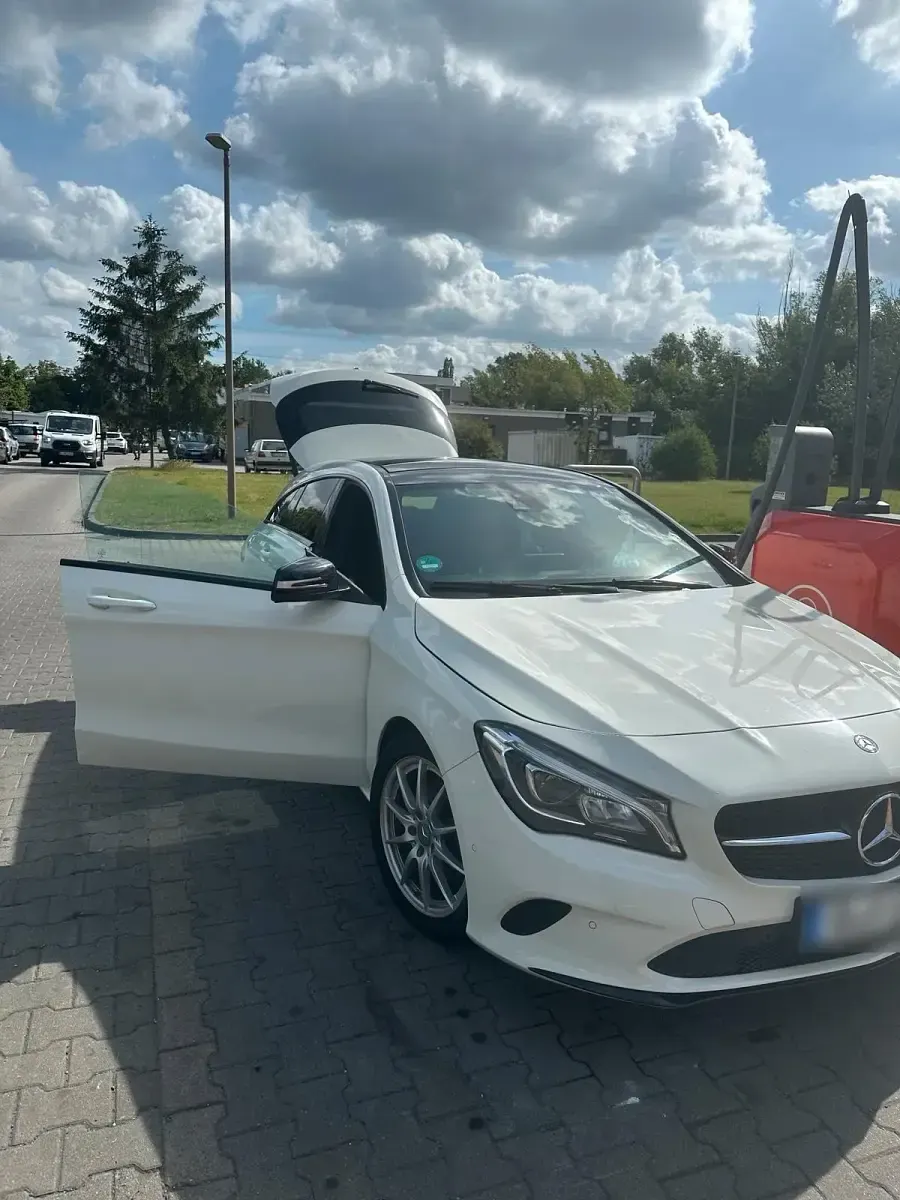 Gebraucht Mercedes CLA200 Shooting Brake 157 PS (115 kW) 2017 Weiß Kombi