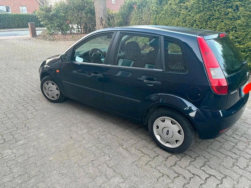 Gebraucht Ford Fiesta 60 PS (44 kW) 2005 Blau Kleinwagen