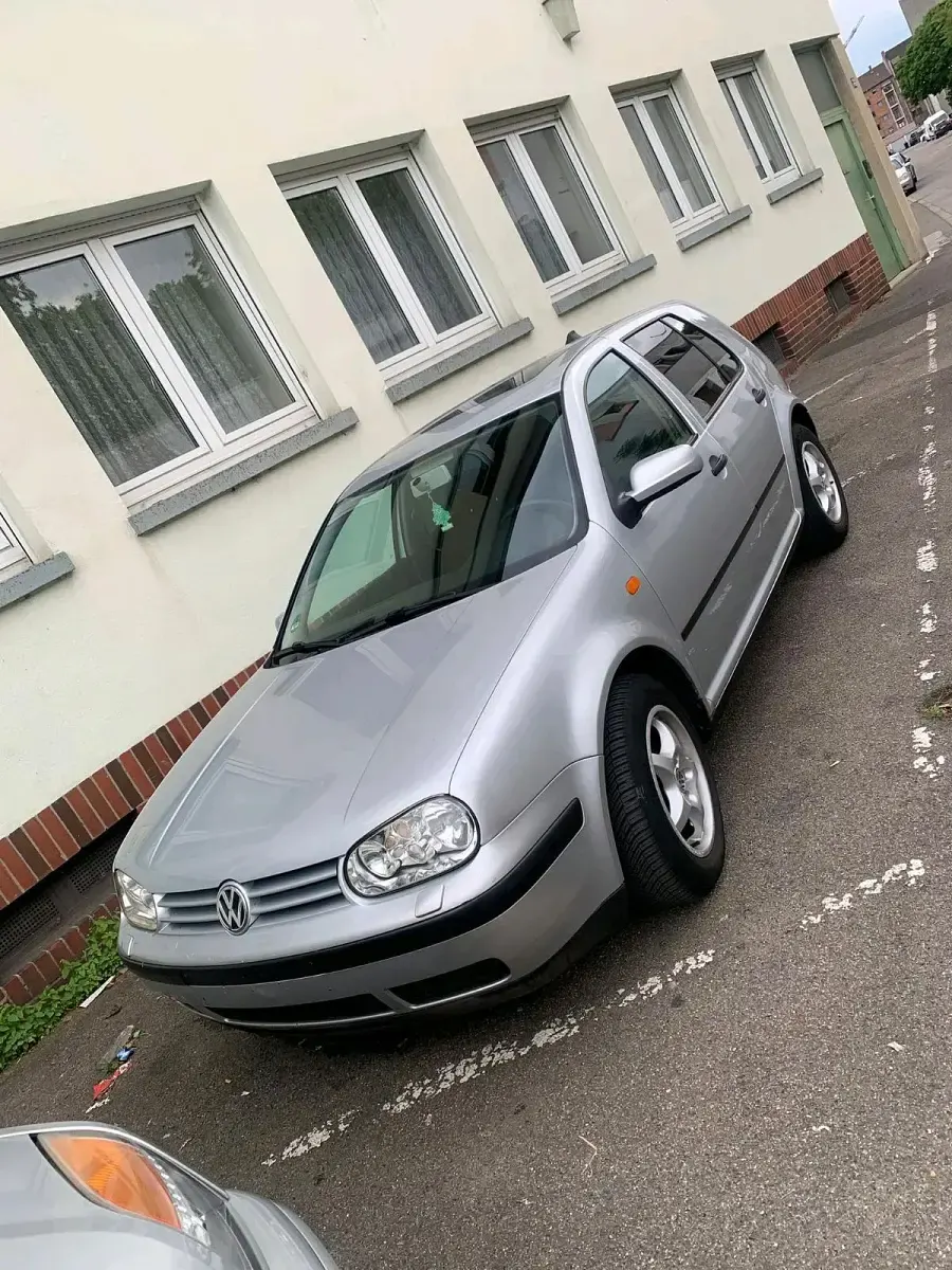 Gebraucht VW Golf IV 101 PS (74 kW) 2001 Silber Limousine