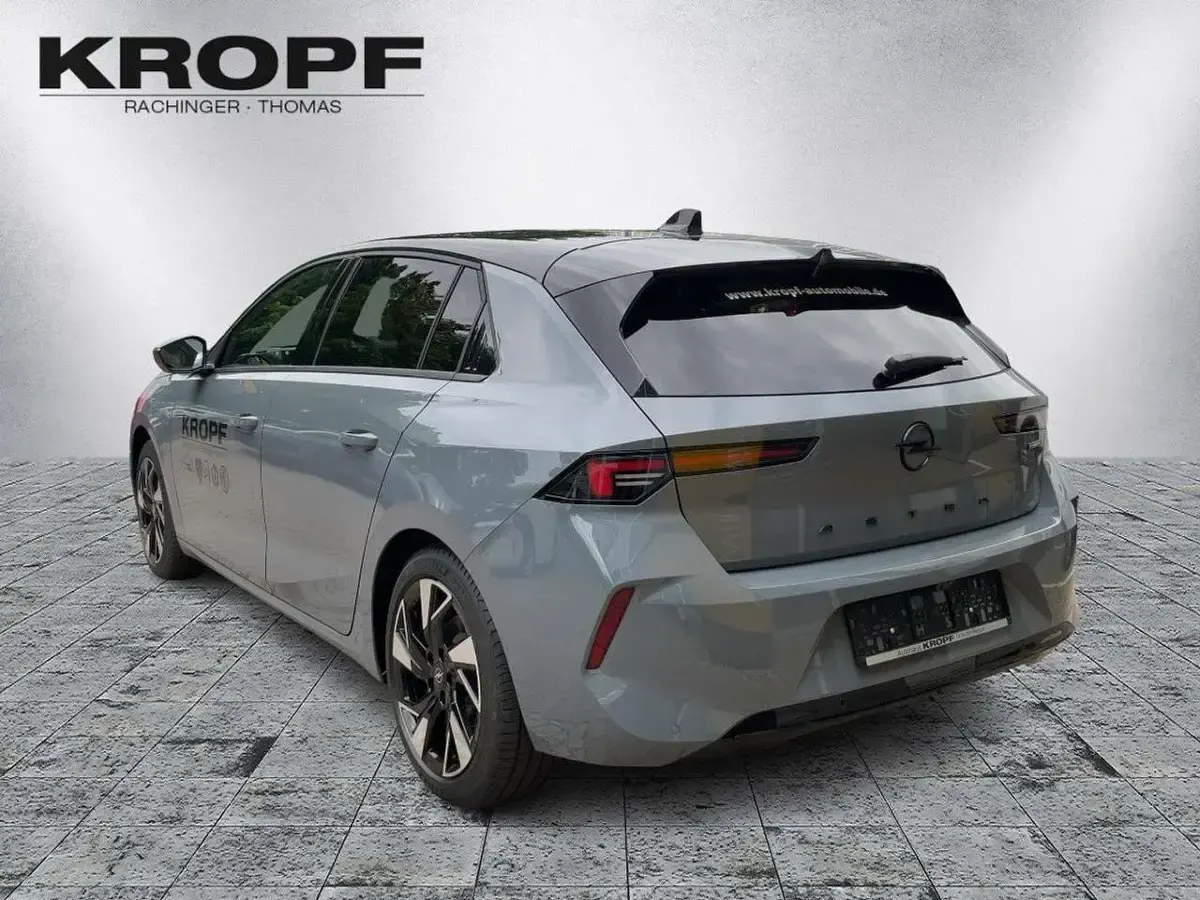 Gebraucht Opel Astra 136 PS (100 kW) 2026 Grau Limousine