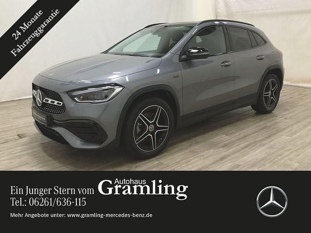 Grau Gebraucht 2021 Mercedes GLA250 AMG SUV | 37.779 € (Etwas zu teuer) - Bild 1/1