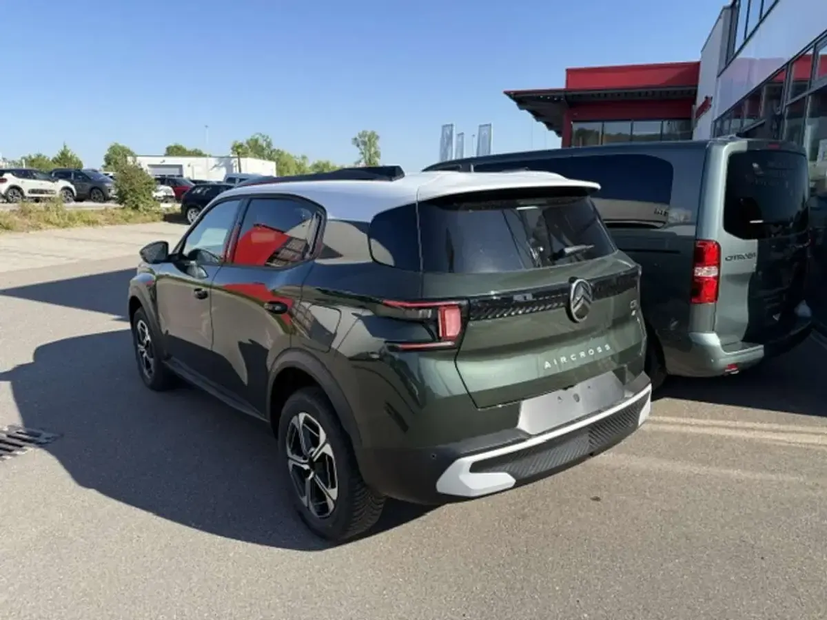 Neu Citroën C3 Aircross 145 PS (106 kW) 2026 Montana grün SUV