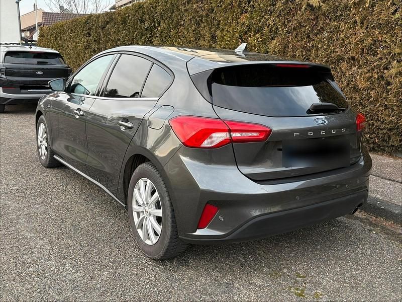 Gebraucht Ford Focus Titanium 125 PS (91 kW) 2019 Grau Kleinwagen
