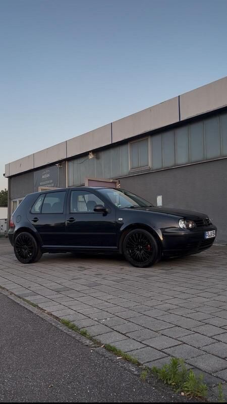 Schwarz Gebraucht 2002 VW Golf IV Kleinwagen | 3.490 € (Teuer) - Bild 1/4