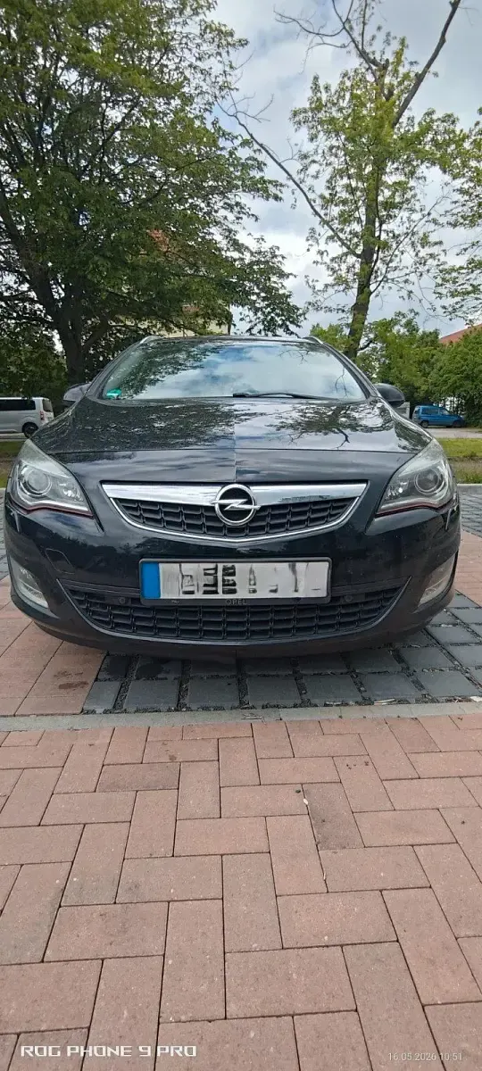 Gebraucht Opel Astra 120 PS (88 kW) 2011 Schwarz Kombi