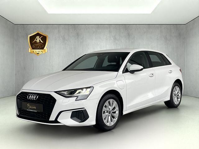 Weiß Gebraucht 2022 Audi A3 e-tron Advanced Kleinwagen | 23.480 € (Fairer Preis) - Bild 1/3