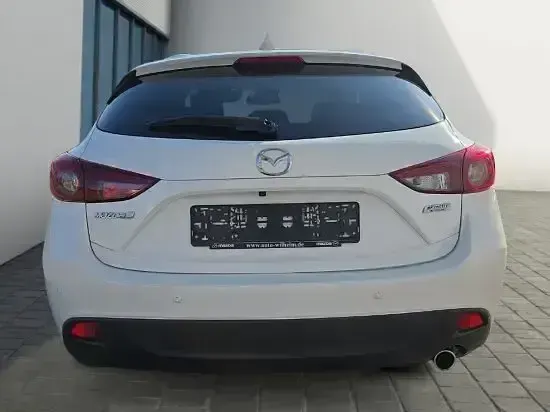 Gebraucht Mazda 3 Nakama 105 PS (77 kW) 2017 Satinweiß metallic (metallic) Limousine