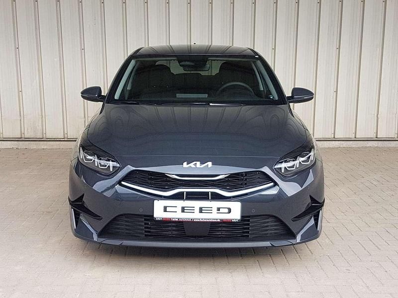 Gebraucht Kia Ceed 99 PS (72 kW) 2025 Pentametal Kleinwagen