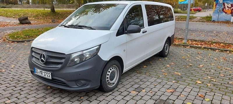 Weiß Gebraucht 2020 Mercedes Vito Van / Kleinbus | 20.500 € (Teuer) - Bild 1/4