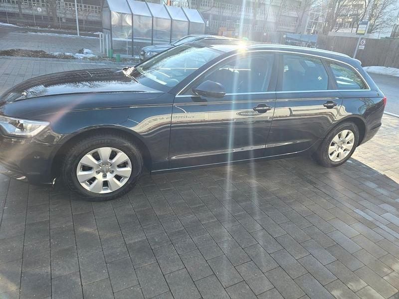 Gebraucht Audi A6 177 PS (130 kW) 2013 Blau Kombi